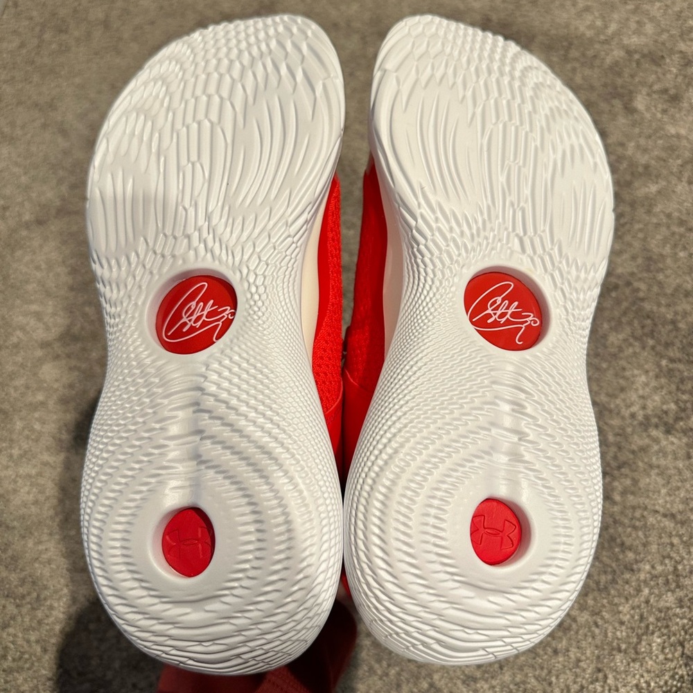 Unisex Curry 11 Team Basketball Shoes - M10/W11.5 - New In Box - Picture 5 of 6